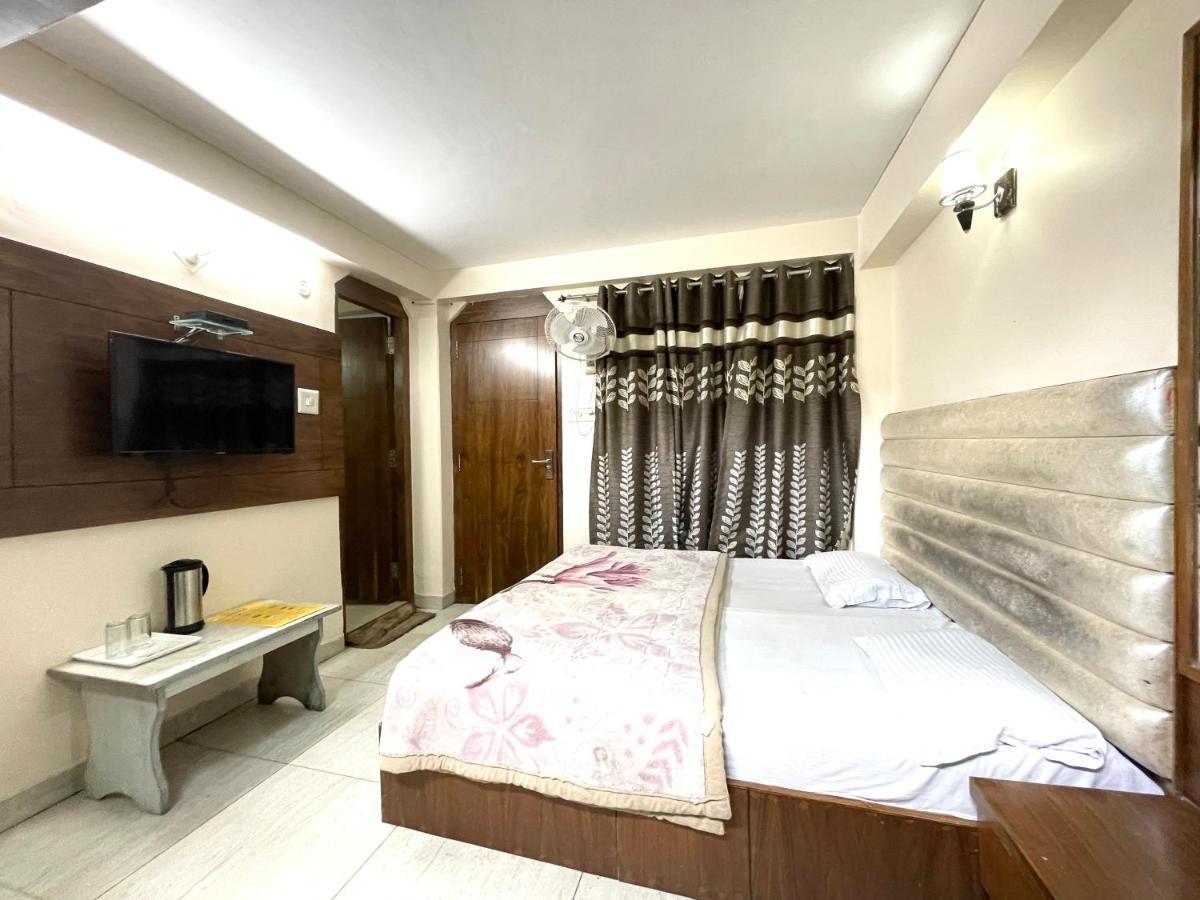 Hotel Prince ! Nainital Mall Road-Prime-Location In-Front-Of-Naini-Lake Hygiene-And-Spacious-Room מראה חיצוני תמונה