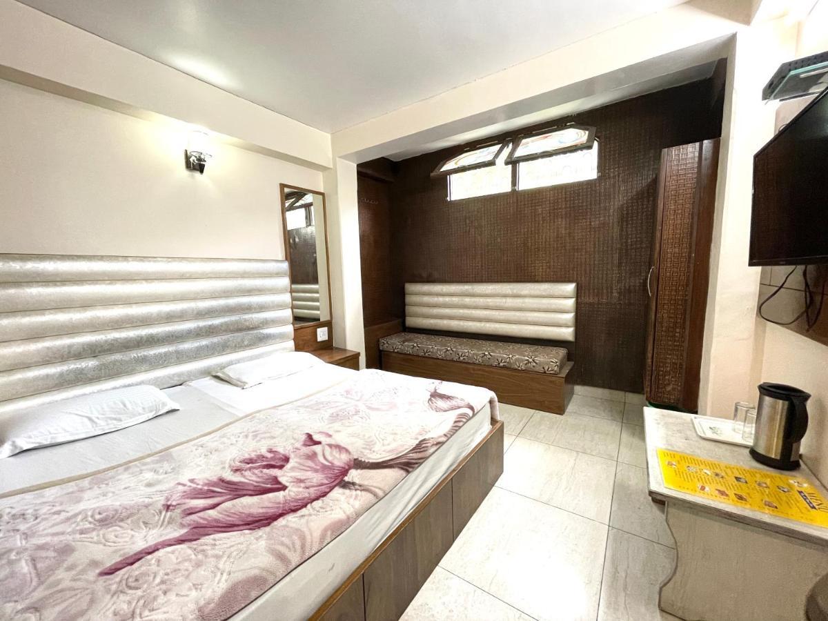 Hotel Prince ! Nainital Mall Road-Prime-Location In-Front-Of-Naini-Lake Hygiene-And-Spacious-Room מראה חיצוני תמונה